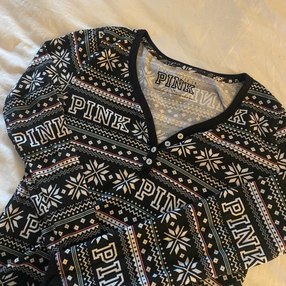 Cute PINK VS Winter Long Sleeve shirt